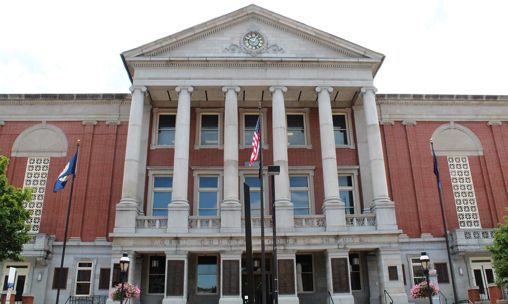 Image of a courthouse